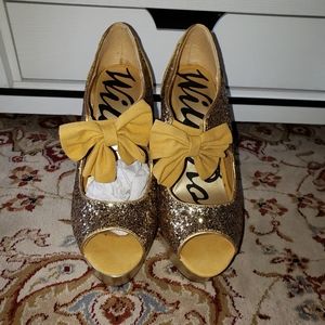 Peep toe heels